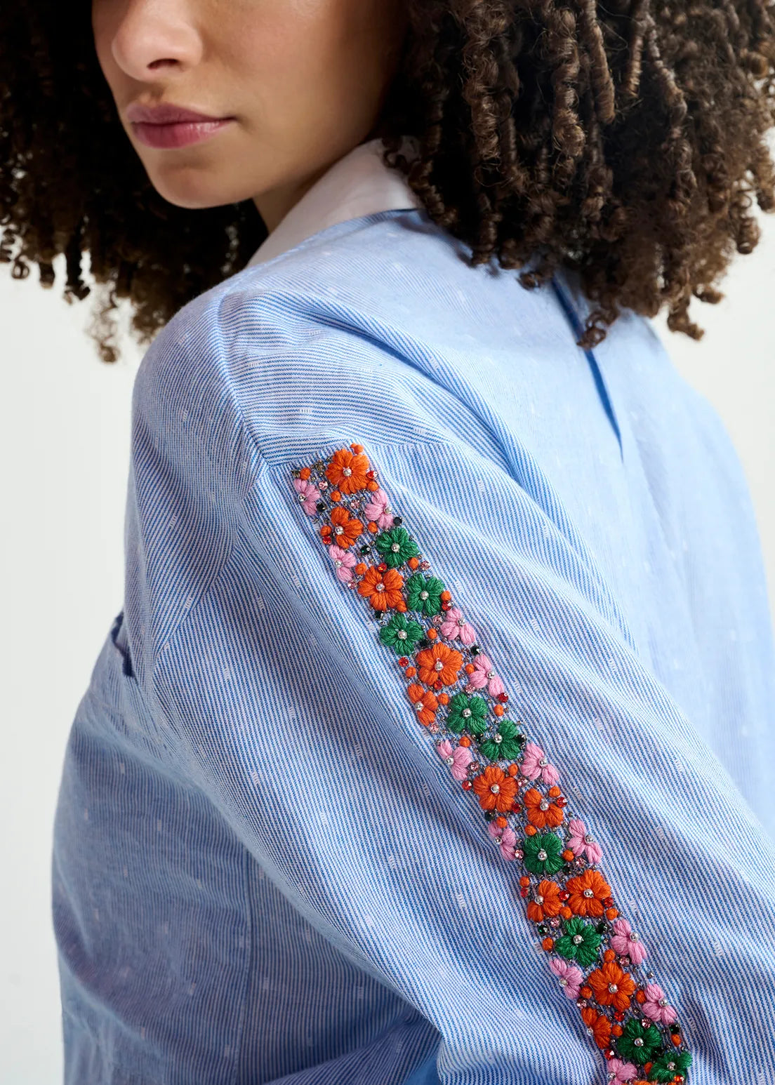 essentiel antwerp Blue and white pinstriped cotton shirt with flower embroidery - cotton - poplin - harkle top