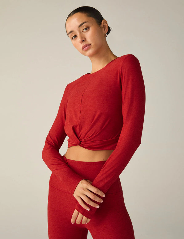 Beyond Yoga Featherweight Center Stage Cropped Long Sleeve Pullover in Ruby Red