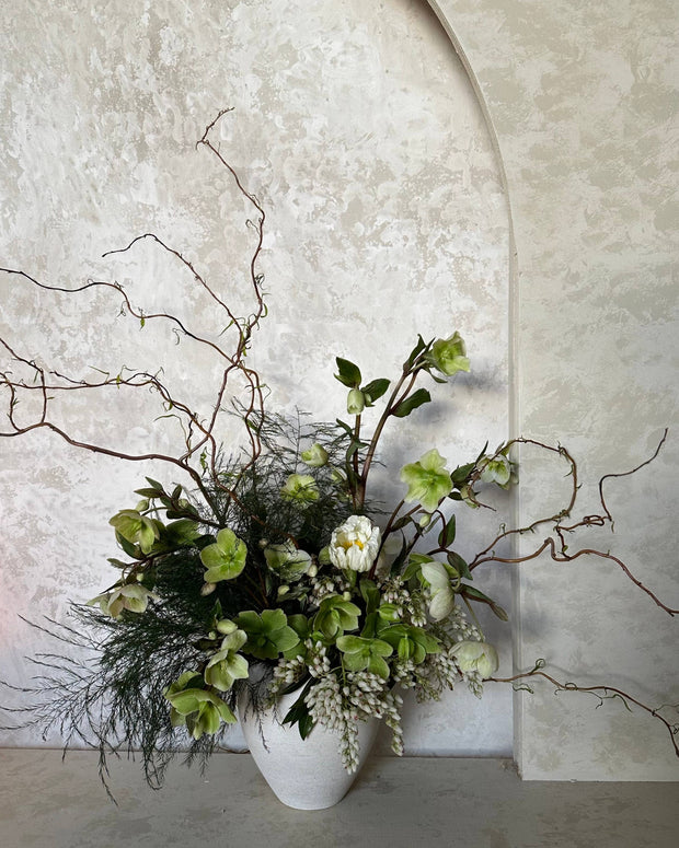 CLAY WHITE VASE - NORTH PALM - CENTERPIECE 